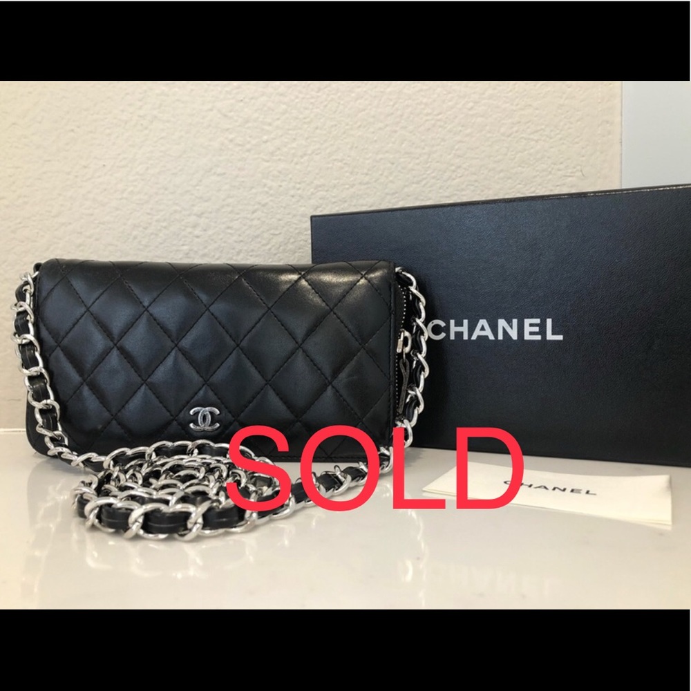 Chanel Ziparound Chained Wallet Crossbody Bag